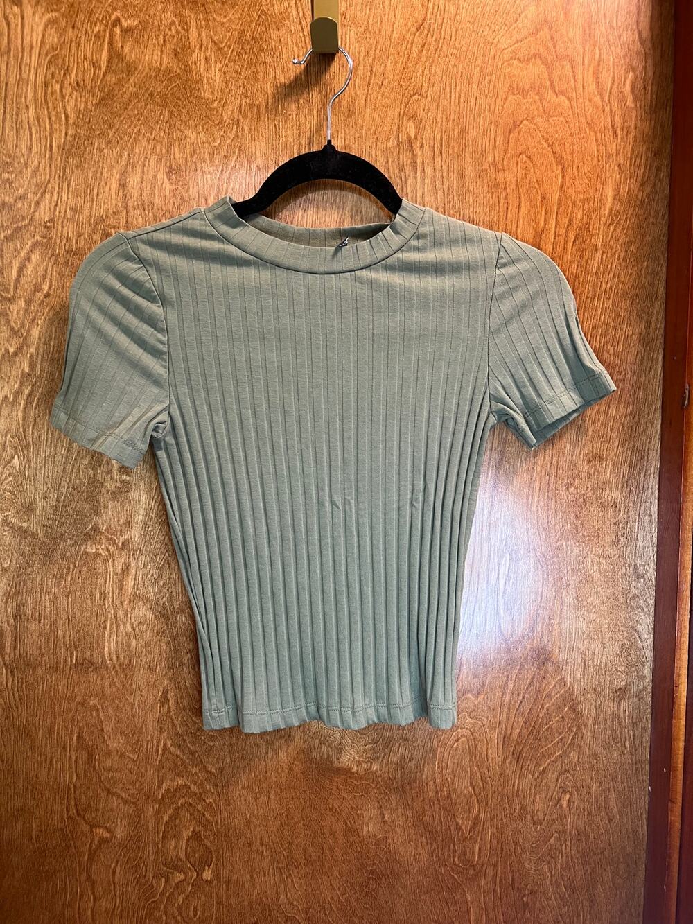 ASOS Design Green Slim Fit Tee in Rib sze 4